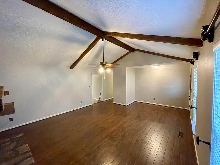 115 Cahaba Forest Dr — Photo 5