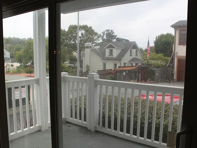 140 Cypress Ave — Photo 8