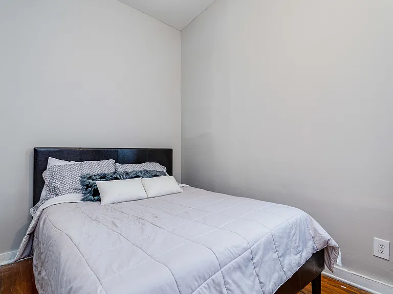 3554 N Wilton Ave #2 — Photo 9