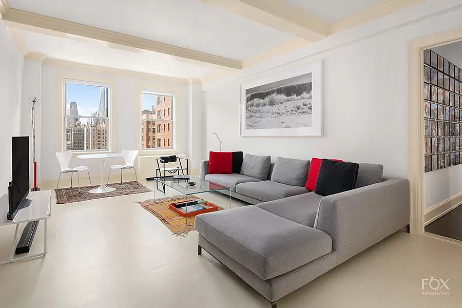 1st image of 171 W 79th St #132