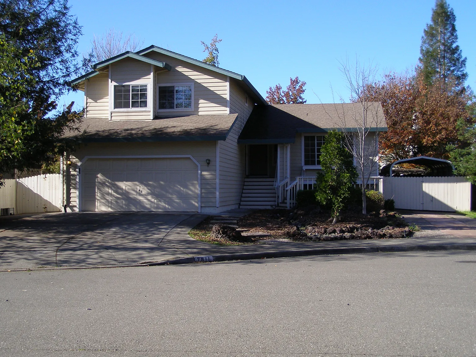 7811 Wildflower Ct — Photo 2