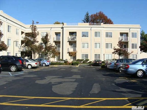 2nd image of 54 School St