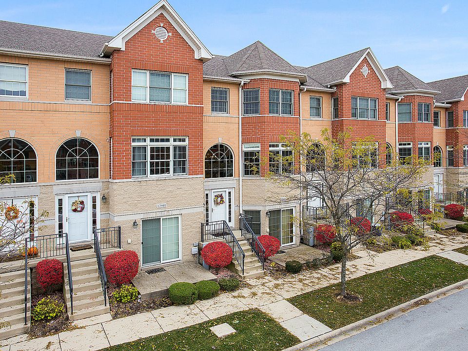 1st image of 17943 Fountain Cir