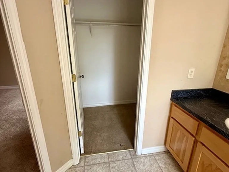 226 E River Rock Rd — Photo 24