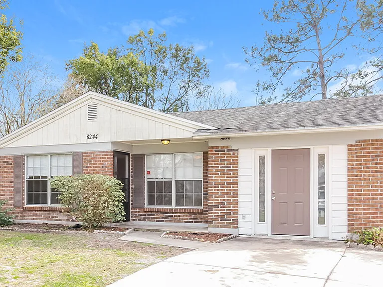 8244 Yolanda Ct — Photo 3