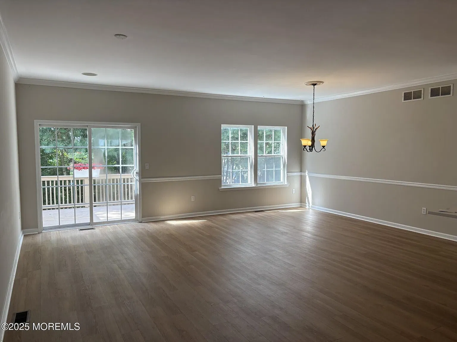 2 bed, 2.5 bath, 1937 sqft, $2,900 — Photo 2