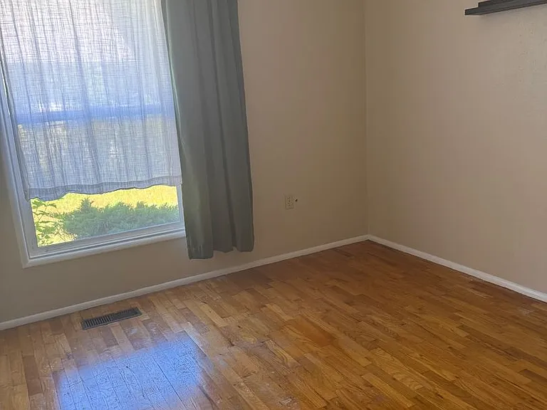 9728 Lake Steilacoom Dr SW — Photo 3