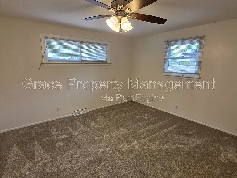 270 Beryl Way — Photo 9
