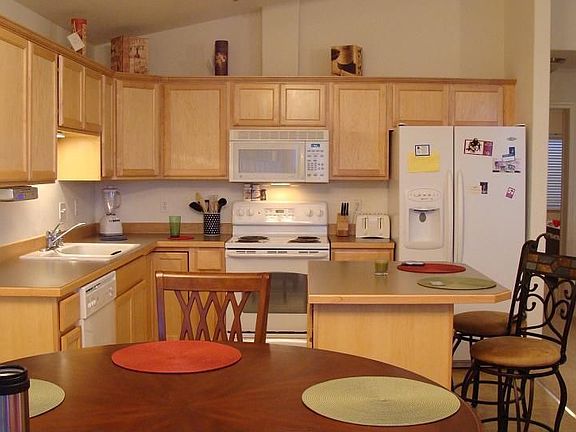 kitchen/dining room