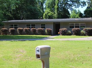 210 Whispering Pines Dr, Hattiesburg, MS 39402