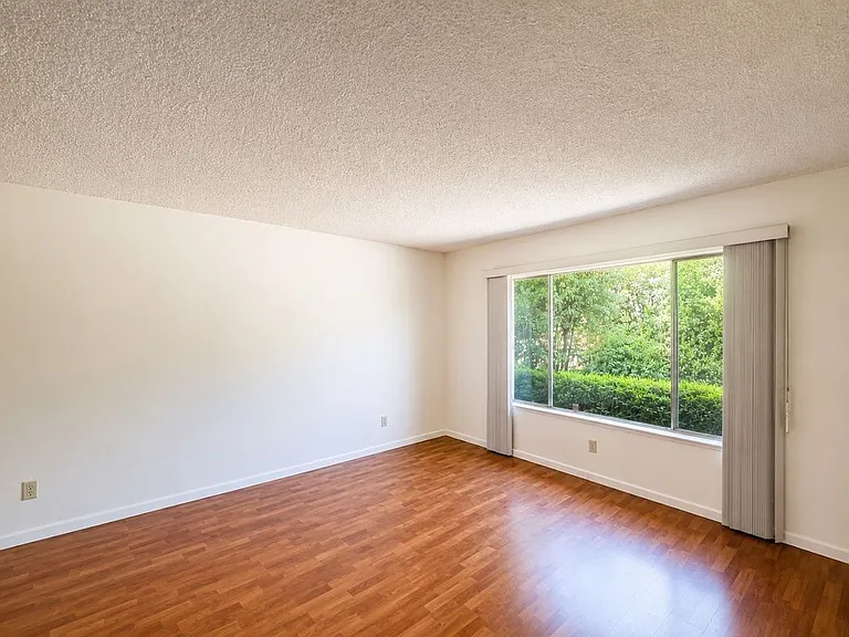 3440 La Jolla Way — Photo 3