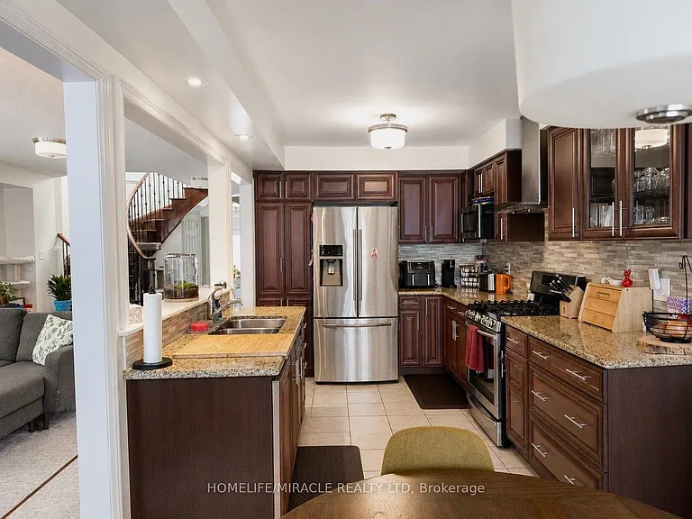 54 McCourt Dr — Photo 7