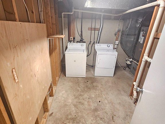 4th image of 35 Kinsman View Cir
