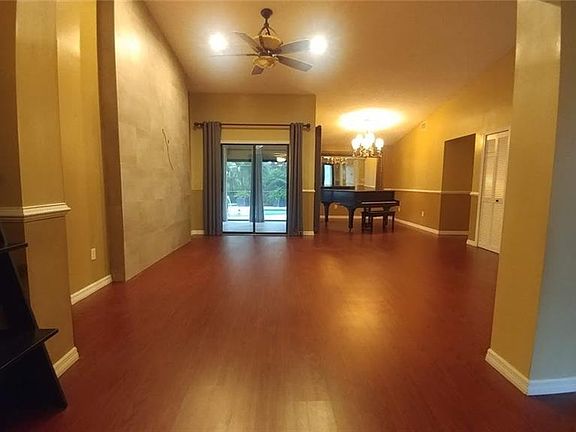 4th image of 1564 Regal Oak Dr