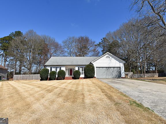 3rd image of 229 Timber Ln