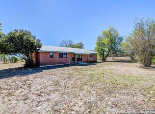 1035 Pine Meadow Rd, Seguin, TX 78155