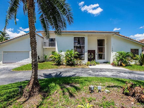 2nd image of 7545 N Oakmont Dr #7545