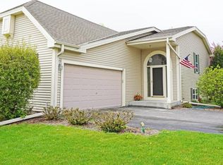 892 Autumn Ridge Dr, Oconomowoc, WI 53066