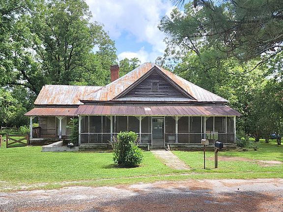 3rd image of 220 Fowler St