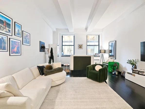 20 Pine St APT 717, New York, NY 10005