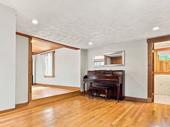 5th image of 18 Gordon Rd