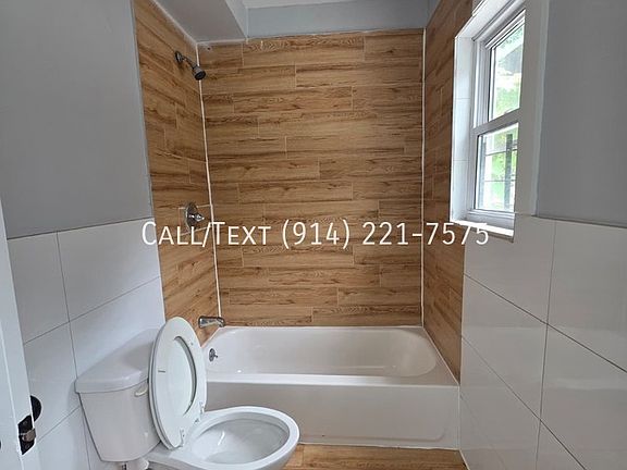 2nd image of 114 Maple St #2