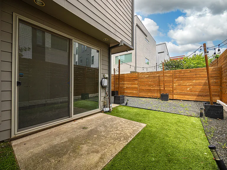 4616 Steel St — Photo 8