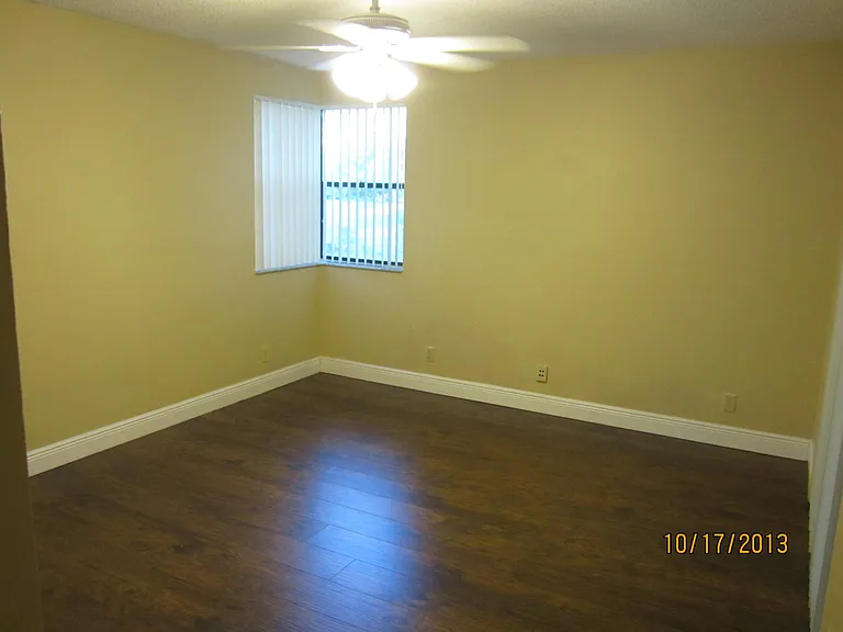 5721 Riverside Dr #102 — Photo 14