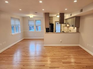 118 N 21st St #1F, Philadelphia, PA 19103
