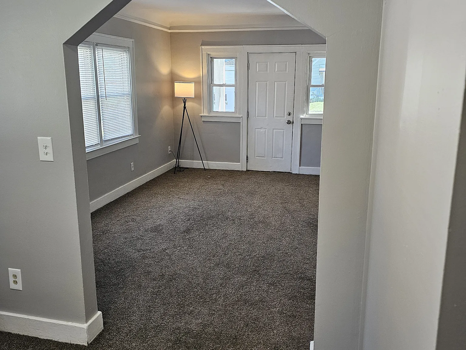 581 E Milton Avenue — Photo 3