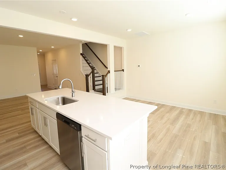 917 Kensley Grove Ln — Photo 13