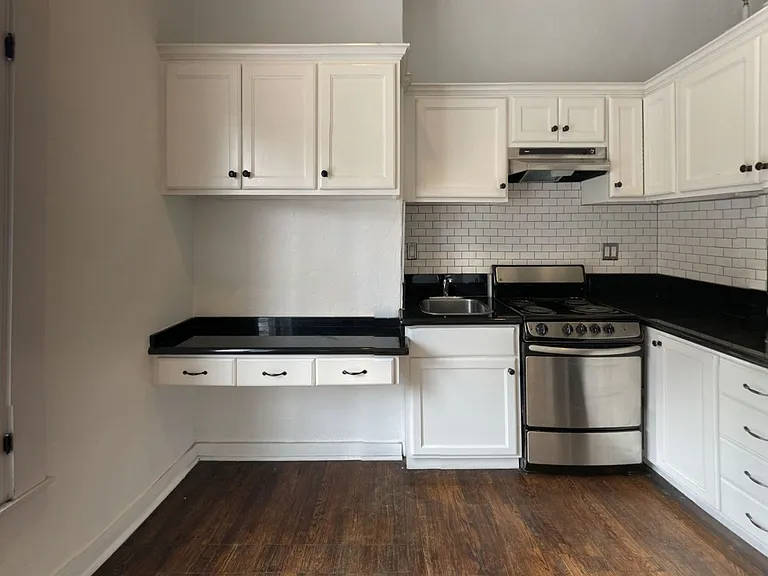 Sunset Apts...Gorgeous Newly Remodeled Apartments..CALL NOW! — Photo 12