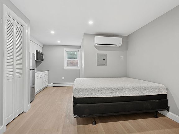 4th image of 43 Rockingham Rd #102