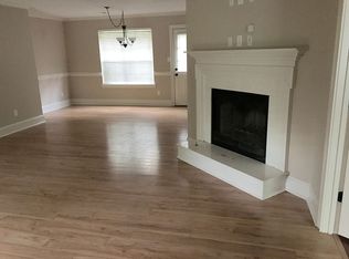 125 Angela Dr, Fayetteville, GA 30215