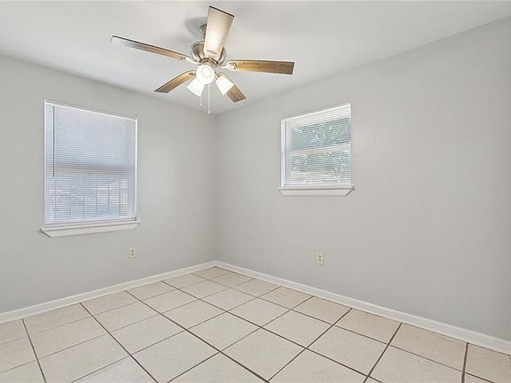 4th image of 7825-27 Dorsett Dr