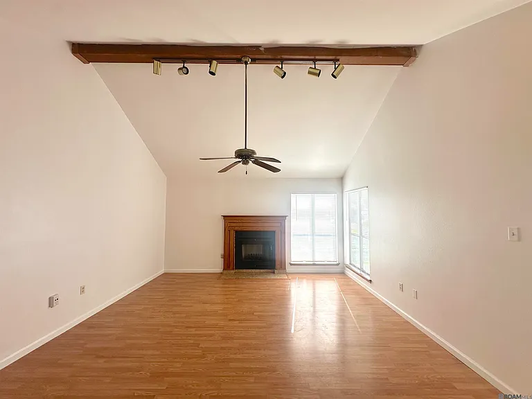 9786 Kinglet Dr — Photo 3