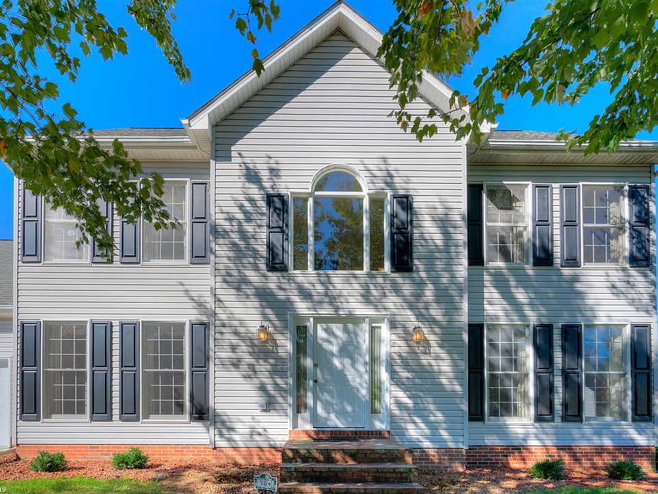 1st image of 304 Seminole Dr