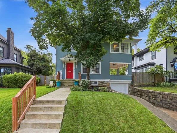 6133 Brookside Blvd, Kansas City, MO 64113