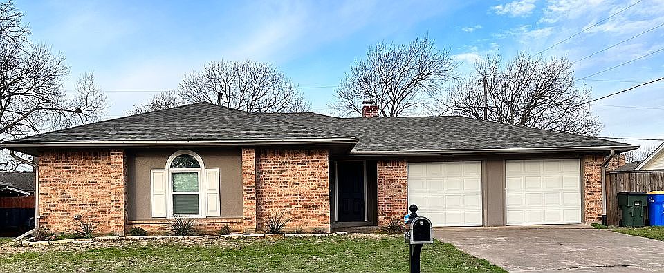 1st image of 2016 Oak Creek Cir