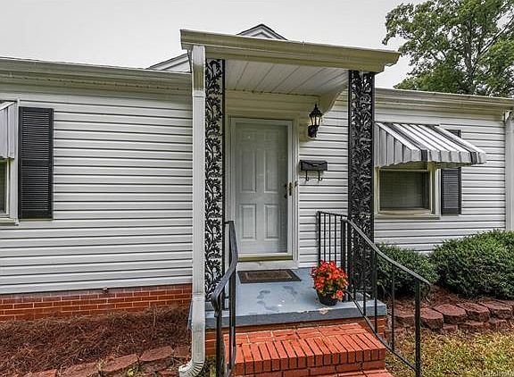 2nd image of 216 Myers St #15