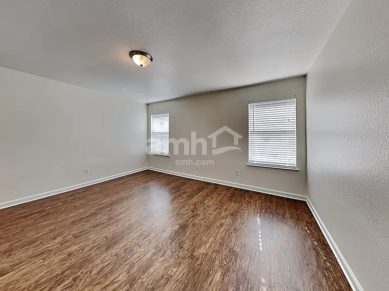 2040 Bliss Rd — Photo 9