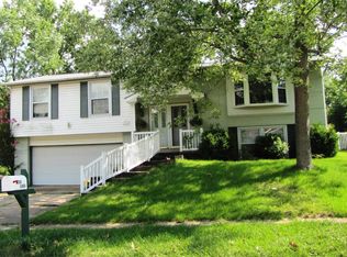 394 Genoa Dr, Ballwin, MO 63021