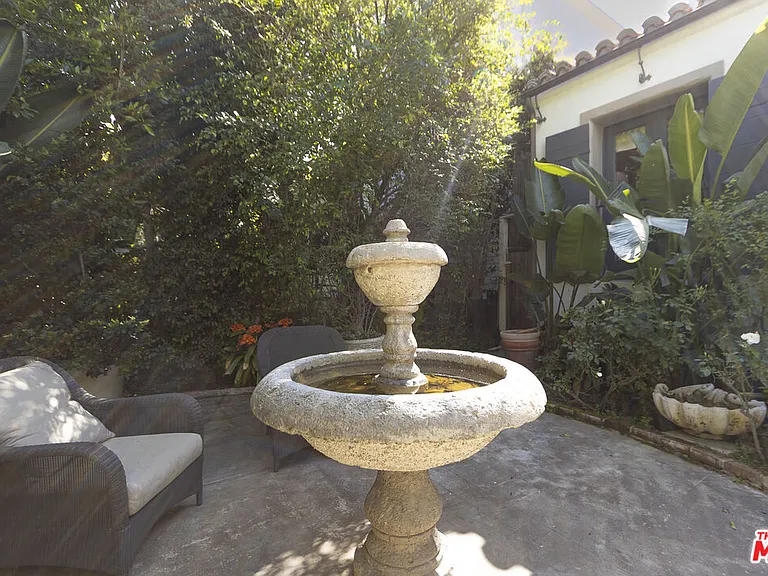 1407 N Beverly Dr — Photo 8