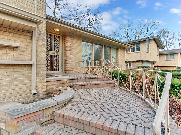 3rd image of 4848 W Morse Ave