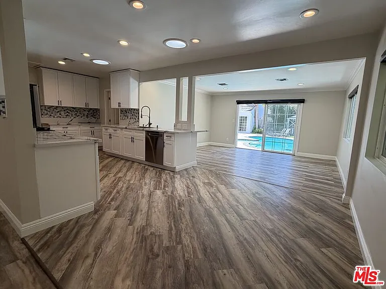 4747 Cartwright Ave — Photo 27