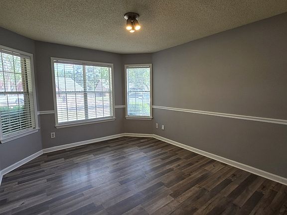 4th image of 1471 Wolf Ridge Dr