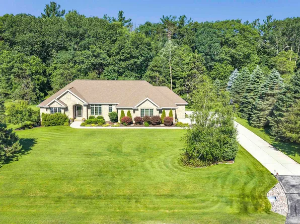 2253 Tumbleweed Trl, Green Bay, WI 54313