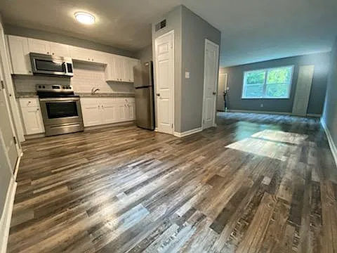 389 Westchester Dr #389