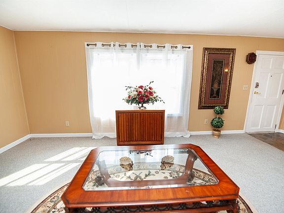 4th image of 111 Sherland Dr