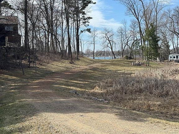 5th image of Engstrom Beach Rd